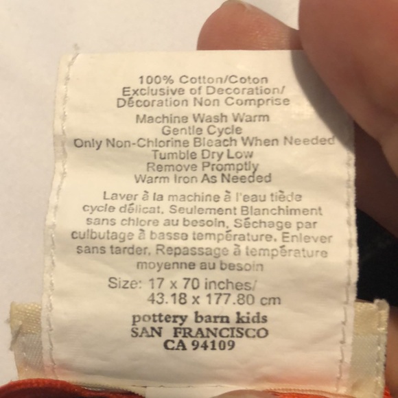 POTTERY BARN KIDS HALLOWEEN TABLE RUNNER - Picture 15 of 15